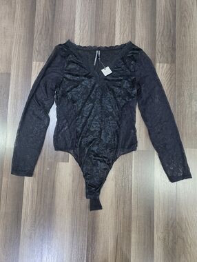 NWT Anthropologie Black Floral Sheer Lace Long Sleeve V-Neck Sultry Bodysuit. XL